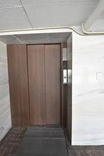 広島県広島市中区大手町5【マンション】の外観