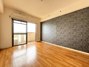 ビッグバーンズマンション サンコート神宮東【6階】の居間