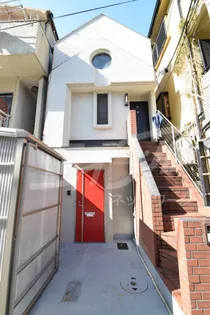 大阪府吹田市千里山東1【アパート】の外観