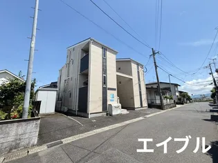 summer tree【2階】の外観