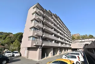 URアーベインヒルズ小笹【5階】の外観