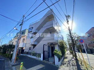 Y’sマンション【1階】の外観