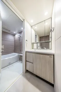 オープンレジデンシアTHE MID FORT【5階】の内装