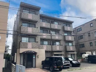 シャングリラA【2階】の外観