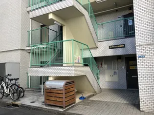 ロイヤルパレス新宿御苑【1階】の外観