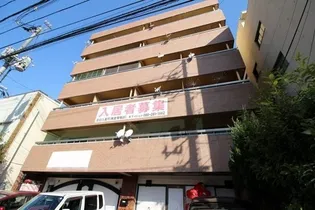 カーサ岡町【3階】の外観