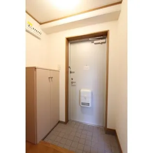 三記マンション紺屋町【2階】の玄関