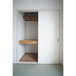 ライトヒルズA【2階】の玄関