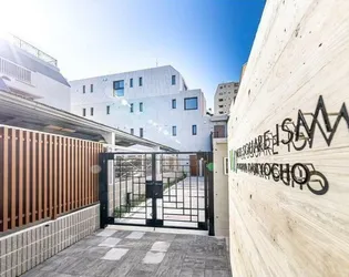 東京都新宿区大京町【マンション】の外観