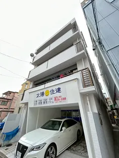 ホワイトコートセザムの画像