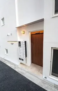 東京都中野区新井1【マンション】の外観