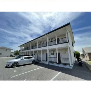 アルベールG棟【1階】の外観