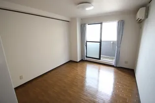 パルティール21【4階】の居間