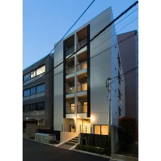 東京都新宿区舟町【マンション】の外観