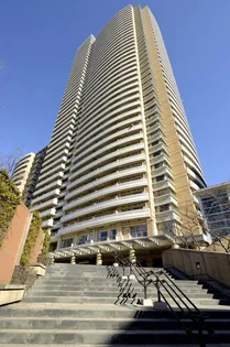 東京都新宿区河田町【マンション】の外観