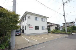 新潟県長岡市来迎寺【アパート】の外観