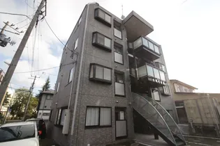 小鶴弐番館【3階】の外観