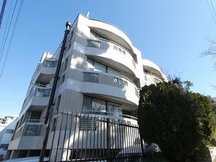 リフィオ目黒【3階】の外観