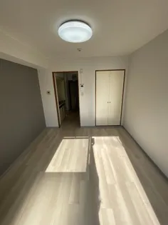 内海小柳マンション【1階】の居間