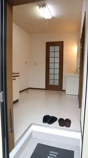 ウッディハイム月見ヶ丘【1階】の玄関