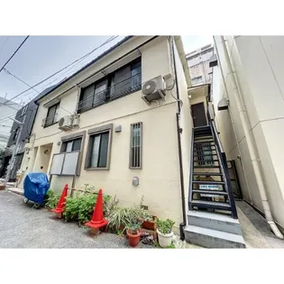 東京都新宿区西新宿4【アパート】の外観