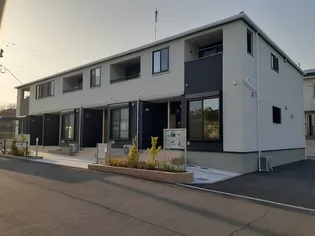 ラヴァール【2階】の外観