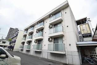 ドムスフローラB棟【2階】の外観