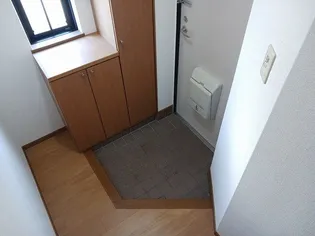 ベルウッド 40 C【2階】の玄関