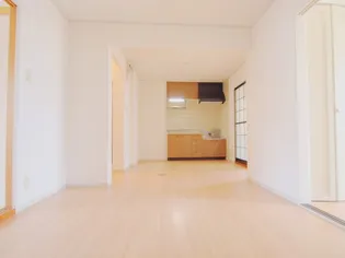 セジュール小屋浦 B棟【2階】の居間