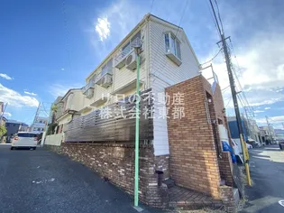 ルーブル国領【2階】の外観