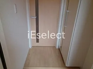 オーバーフォレストIII【1階】の玄関