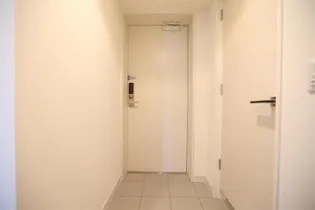 プライムメゾン大通公園【9階】の玄関