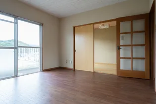 サンハイツ【1階】の居間