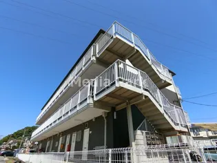 神奈川県川崎市高津区久末【マンション】の外観