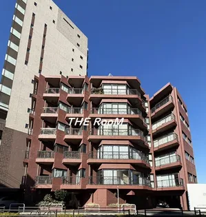 ドムス乃木坂【6階】の外観