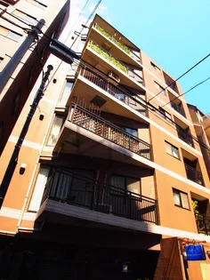 エクセルシオール麻布【2階】の外観