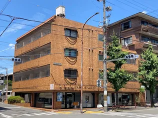 ファーストロイヤルハウス【2階】の外観
