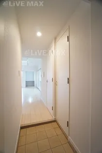 レジディア西新【9階】の玄関