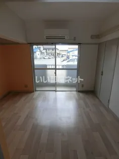 メゾン・ド・雅【1階】の居間