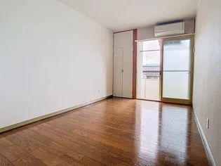 メゾン・ドゥ・マキ ウエスト【2階】の居間