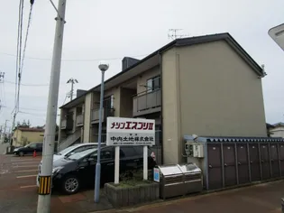 新潟県三条市西四日町4【アパート】の外観