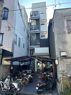 シュールメゾン【3階】の外観