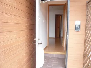 サン・ブライト【1階】の玄関