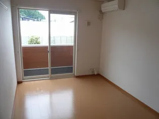 サン・ブライト【1階】の居間