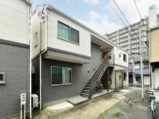 サリス万世町A棟【1階】の外観