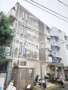 ル・リオン中野坂上【3階】の外観