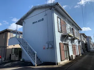 ホワイトハウス B【2階】の外観