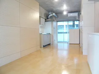 ROKA TERRAZZA【3階】の玄関