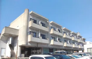 グランうらべの外観