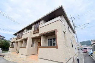 広島県三次市十日市南2【アパート】の外観